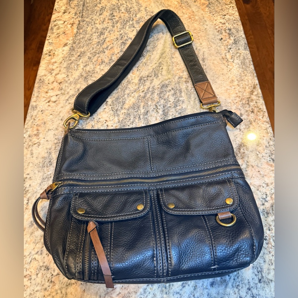 Fossil Soft Pebbled Leather Crossbody / Shoulder Bag | Black. EUC!